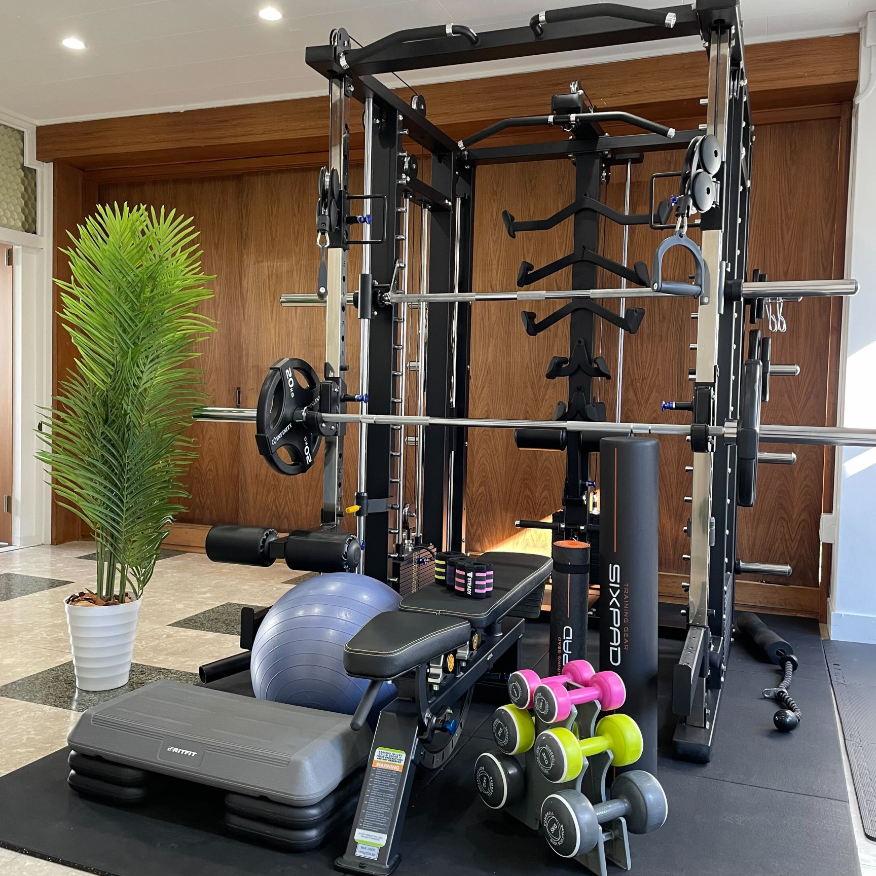 東京トレーニング石神井公園店 内観写真